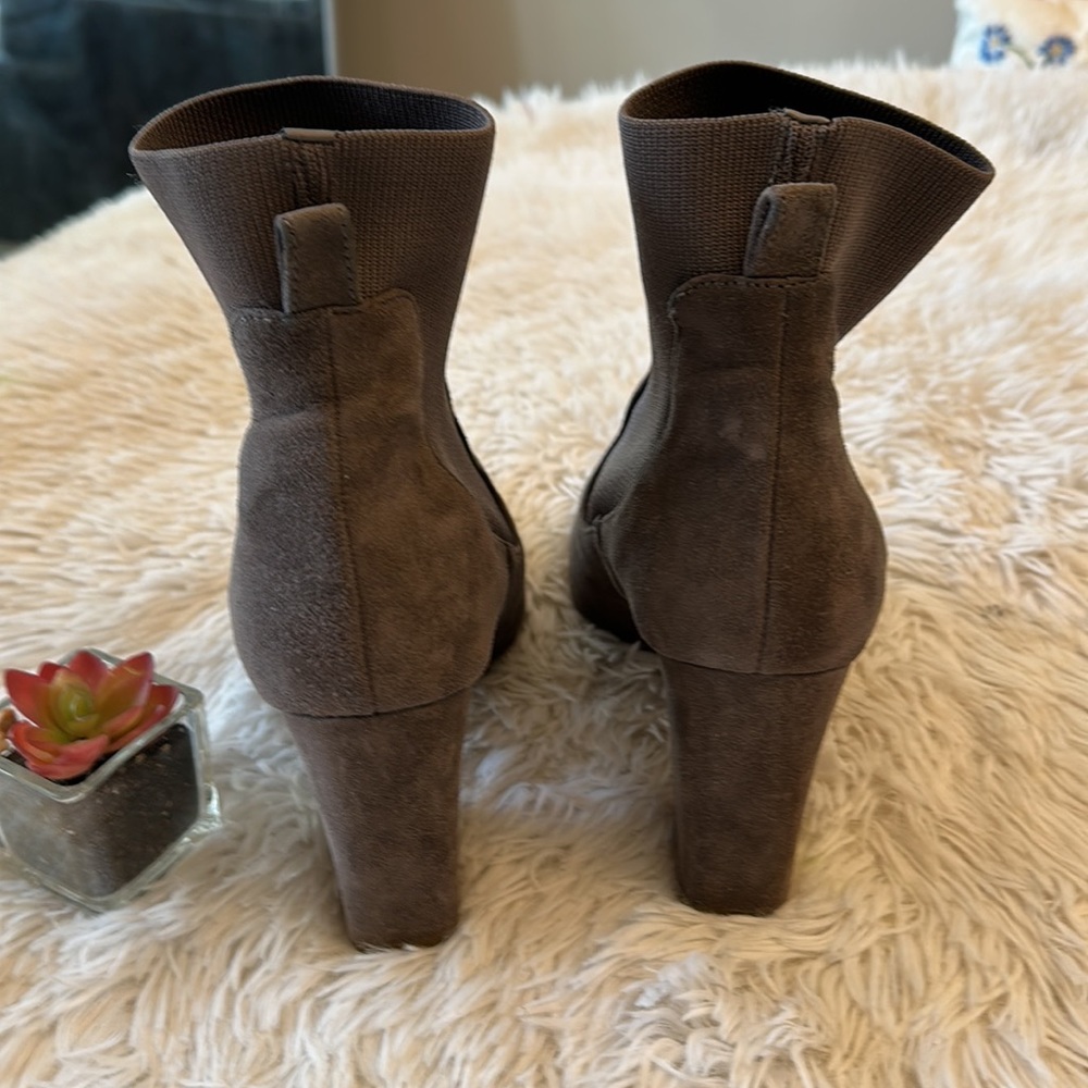 Steve Madden Richter Grey Brown Sock Ankle heel suede bootie women size 9 - Picture 6 of 8